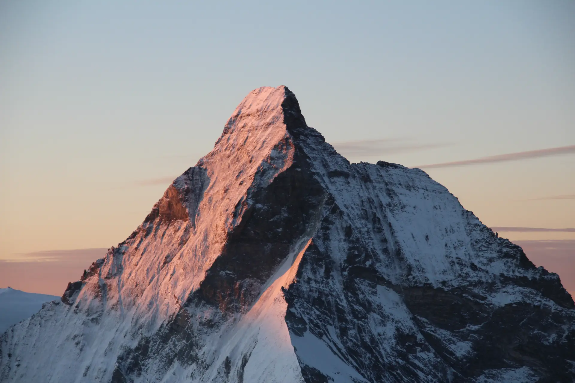 Le Roi Cervin à l'aube, cime exemplaire
