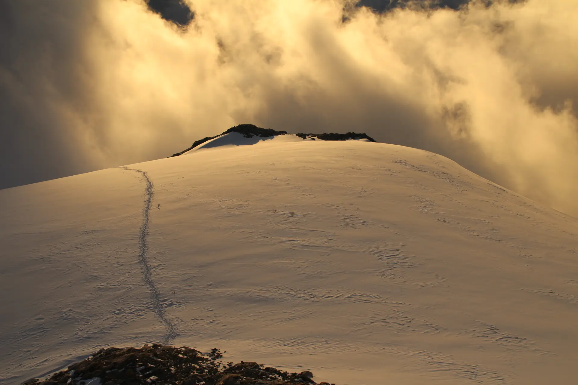 Crépuscule sur les cimes