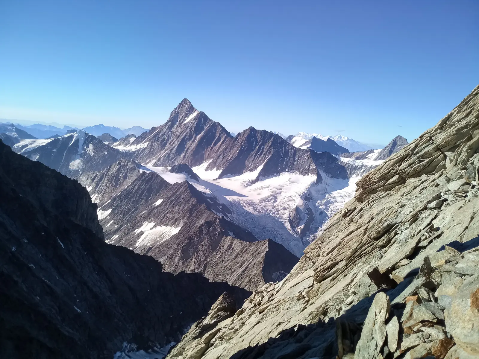 Sur le fil des 4000 : traversée Schreckhorn – Lauteraarhorn — photo 4