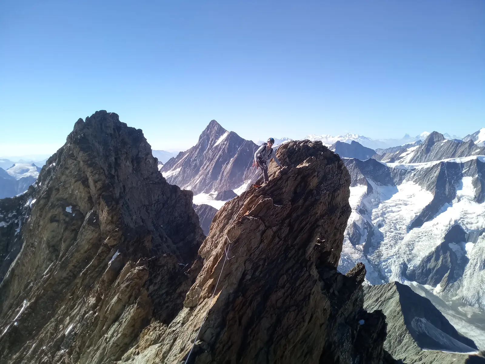 Sur le fil des 4000 : traversée Schreckhorn – Lauteraarhorn — photo 5