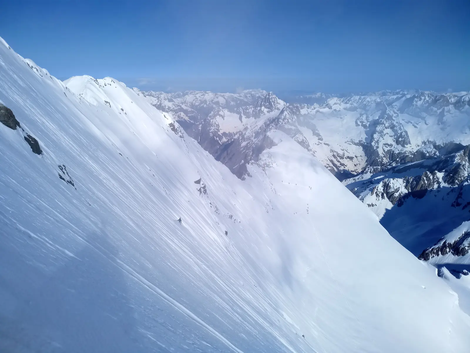 Pente raide & lancer de ski dans le massif des Écrins — photo 10